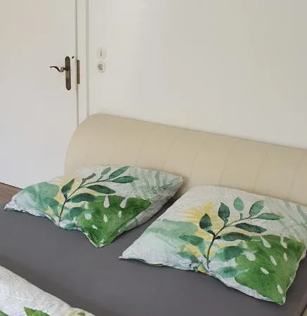 Frisch Renoviert, Terrasse Mit Blick Ins Grüne - Into The Eg Apartment *